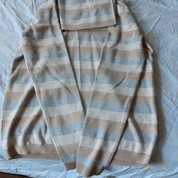 Sweater - Picture 2 of 3